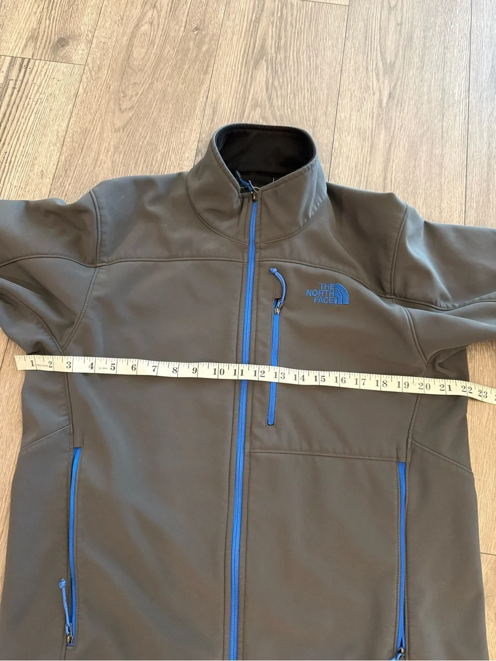 The North Face Grey & Blue Apex Soft Shell Full Zip Men’s  Size: Medium Jacket